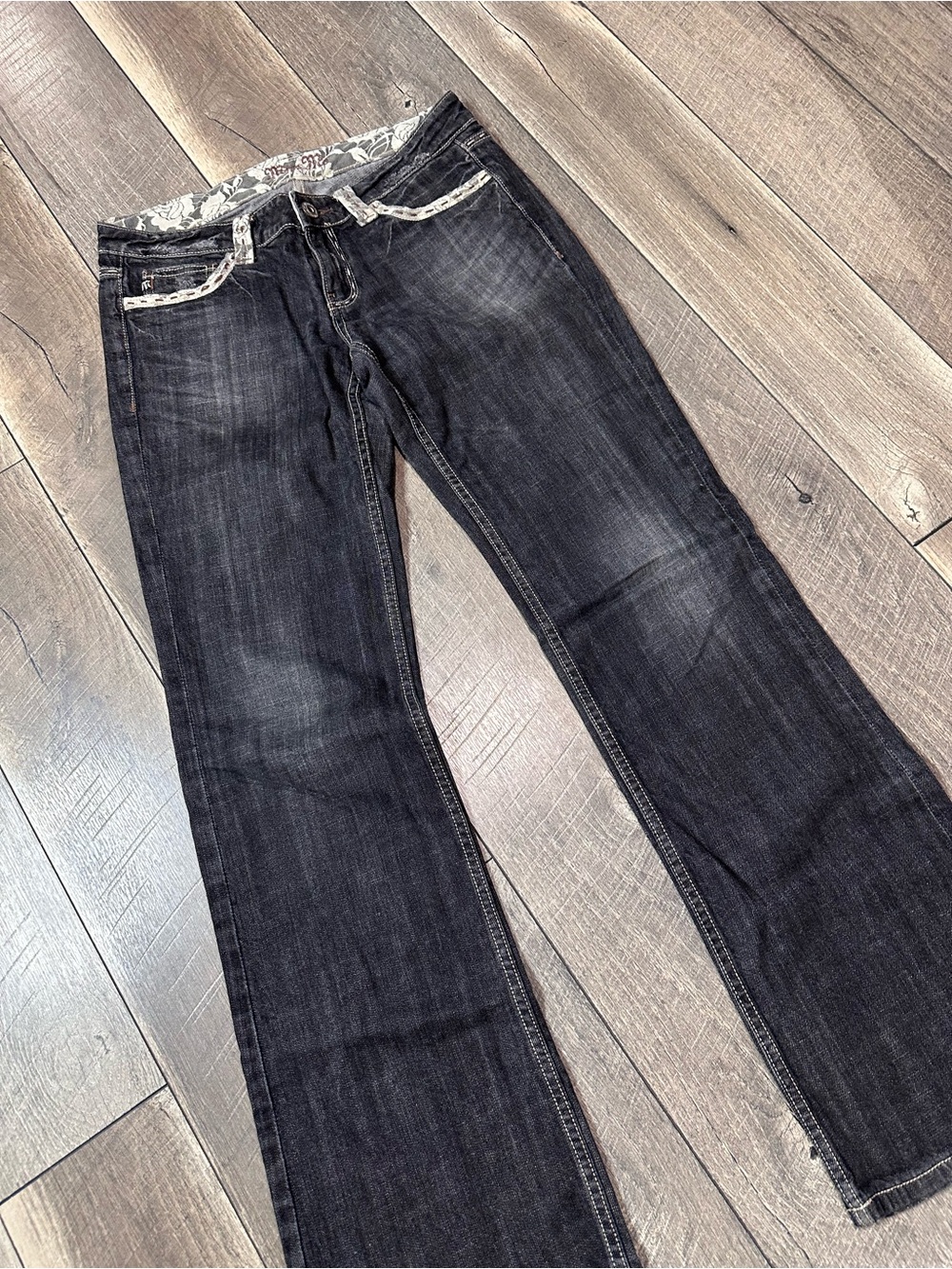 Miss Me Black Wash Lace Trim Low Rise Flare Jeans - Picture 2 of 8